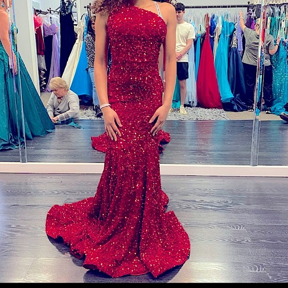 Red sequins mermaid prom dress - Picture 3 of 3